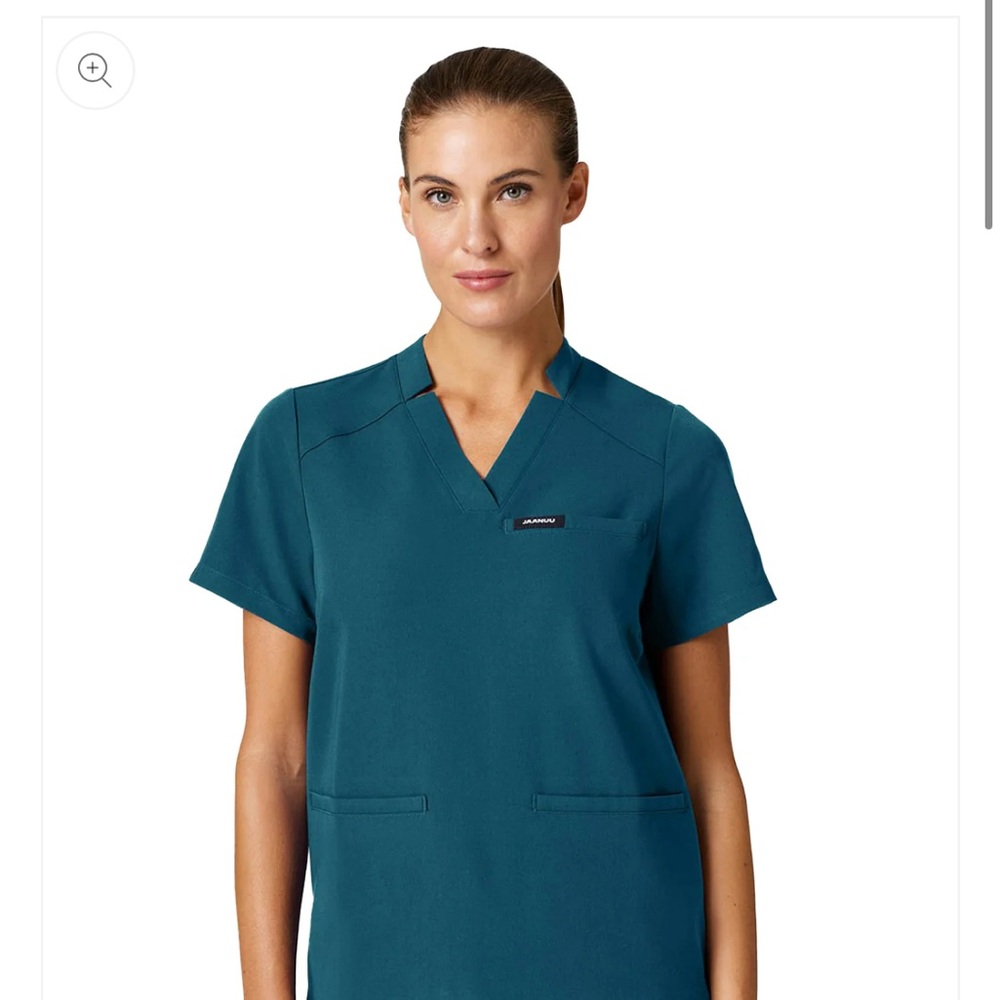 Jaanuu scrubs Caribbean blue
